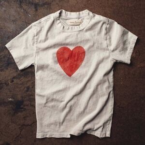 Imogene And Willie Unisex 100% Cotton Vintage Style The Heart Graphic Tee M